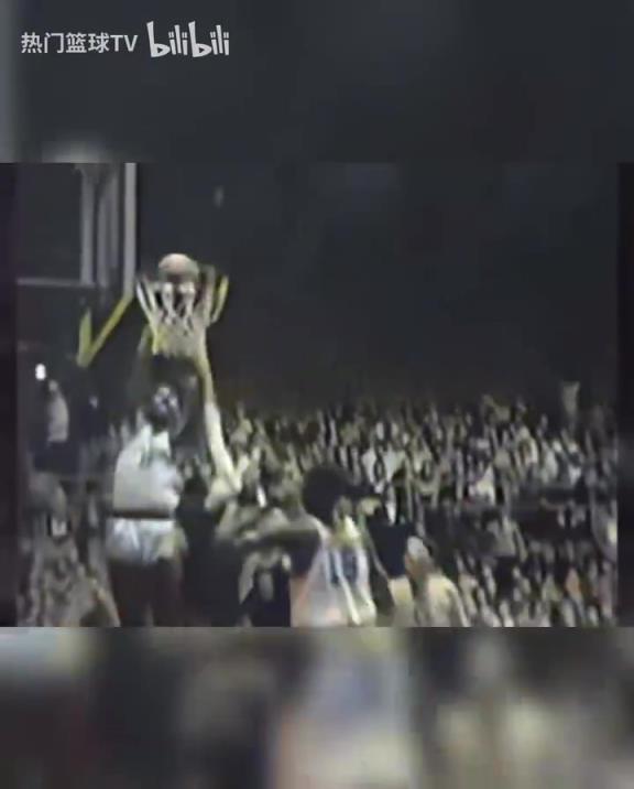 這是怪物嗎？張伯倫高中時期是怎么打球的？校園里的明星！