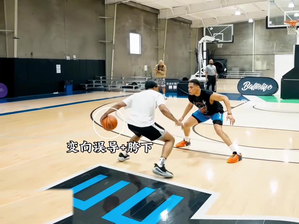 “實(shí)戰(zhàn)中的節(jié)奏過人動作鑒賞，連續(xù)胯下變向舞蹈銜接頓拜突破”