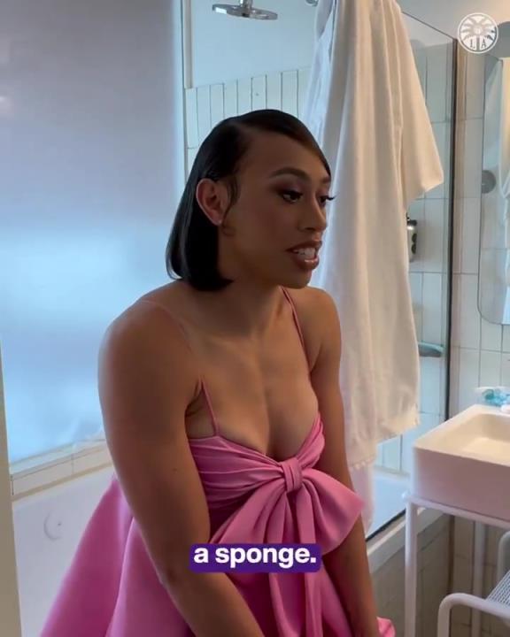 以后就當(dāng)你的球迷了這位WNBA新秀妹子，身材也是相當(dāng)炸裂