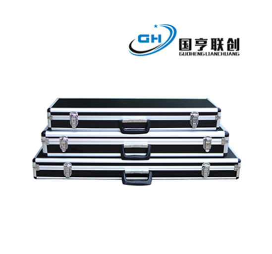 長款黑色機箱