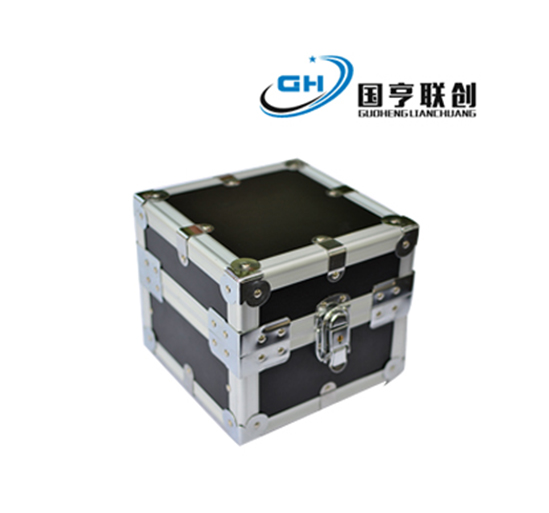 迷你黑色機(jī)箱