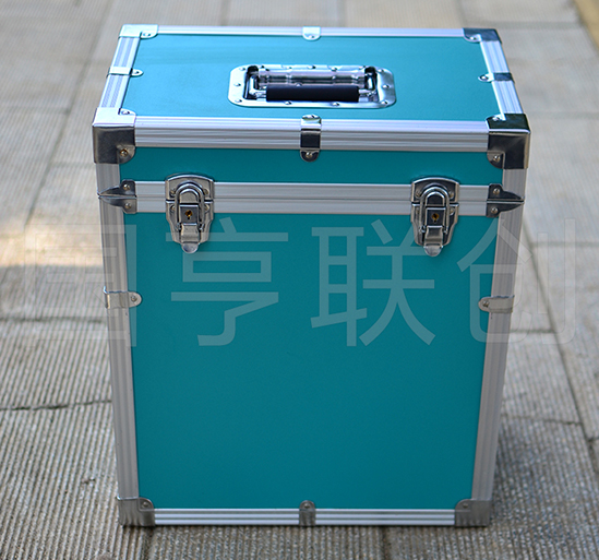 淺綠常規(guī)機箱