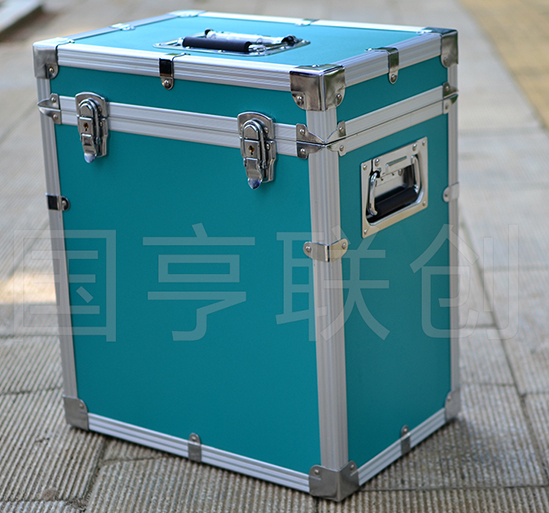 淺綠常規(guī)機箱